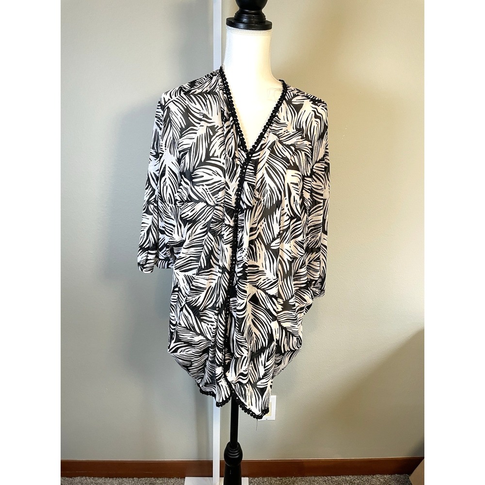 Siren‎ Lily Woman Open Front Kimono 1X Black & White Wrap Layering Lightweight